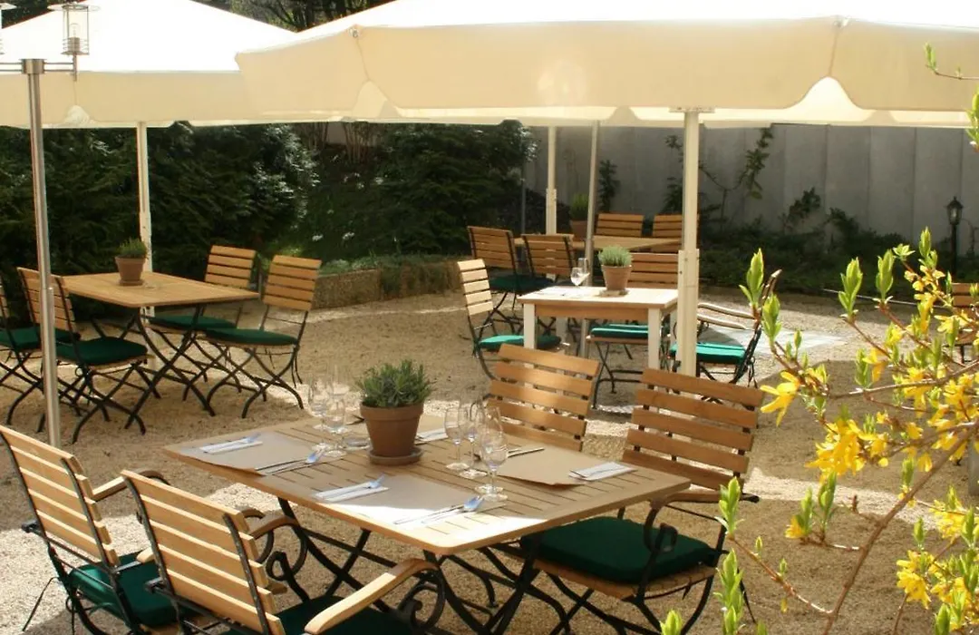 Hotel Neufeld-1